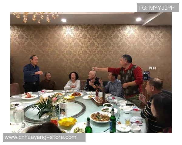 足球明星欢聚一堂碰杯庆祝精彩瞬间视频合集