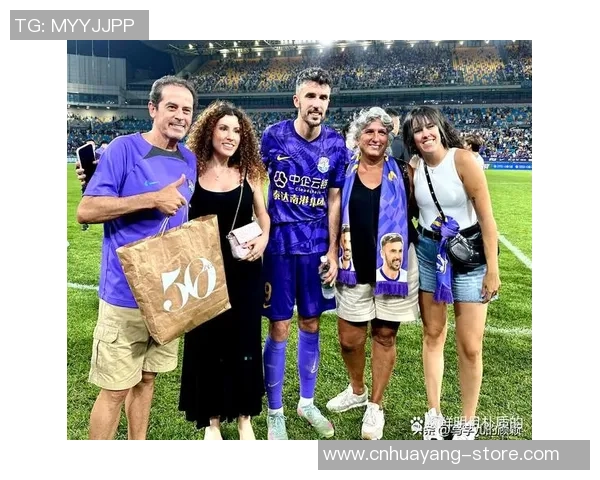 足球明星背影魅力展现女性风采的独特瞬间与动人故事